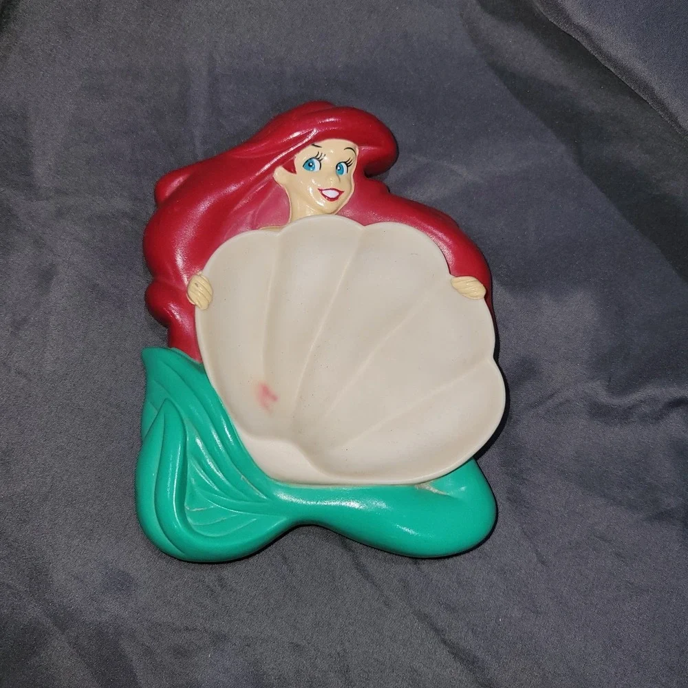 VTG Avon Disney The Little Mermaid Ariel Rubber Floating Soap Dish CUTE